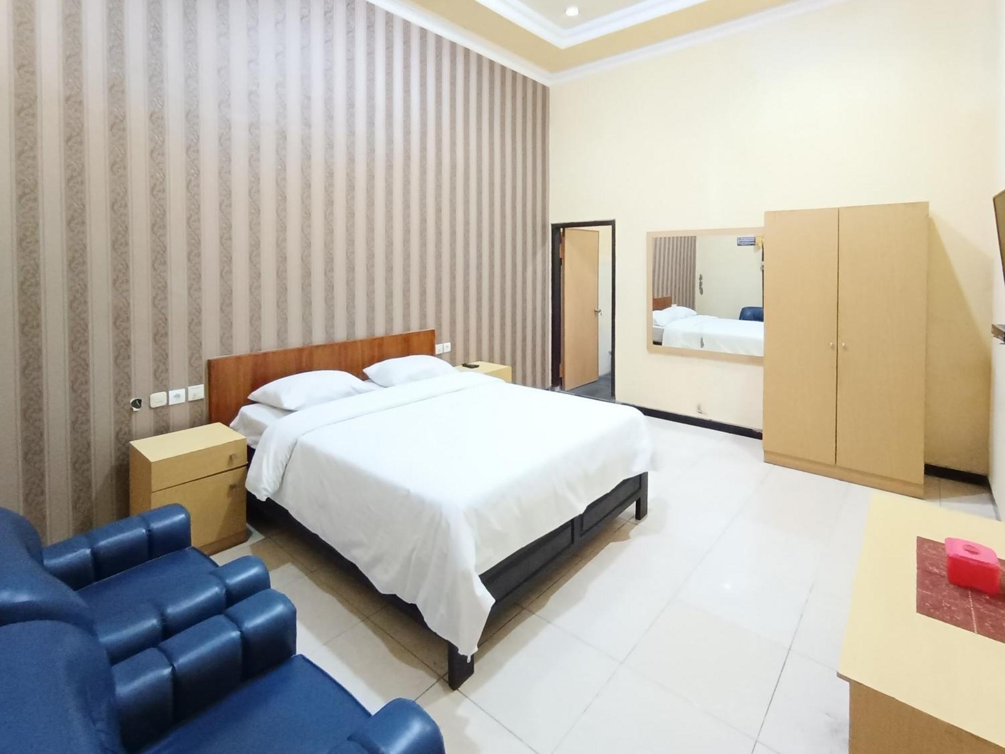Gita Puri Redpartner Blitar Hotel Luaran gambar