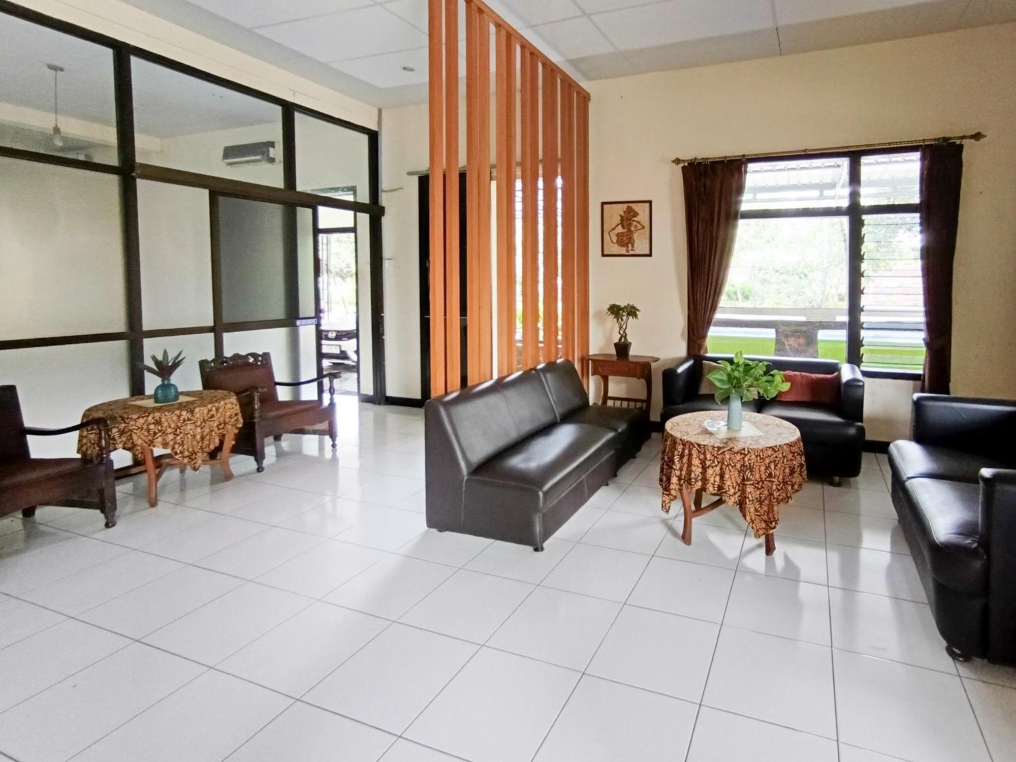 Gita Puri Redpartner Blitar Hotel Luaran gambar